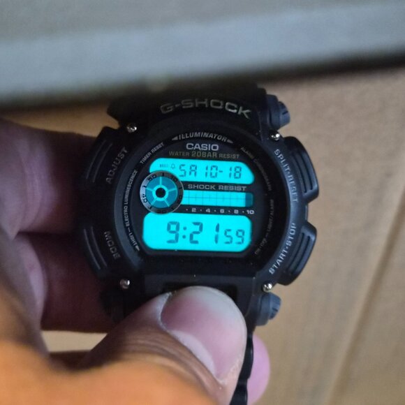 G Shock Digital Black and gold - Picture 9 of 10